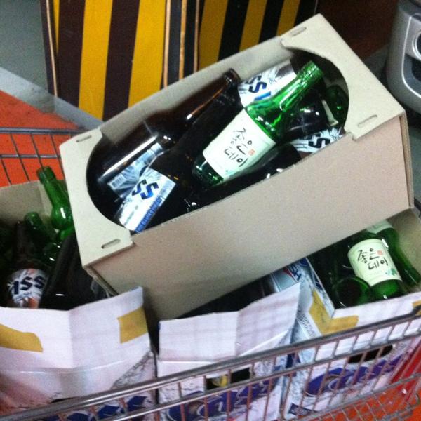 Photo taken at 홈플러스 (Home plus) by Seong Mi M. on 6/2/2013-釜山市釜山镇区东川路4号 Photo taken at 홈플러스 (Home plus) by Seong Mi M. on 6/2/2013