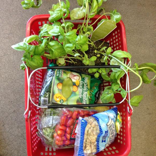 Photo taken at Trader Joe's by Carly S. on 5/6/2013-华盛顿 西雅图年安妮女王大道北1916(西浮雕街) Photo taken at Trader Joe's by Carly S. on 5/6/2013