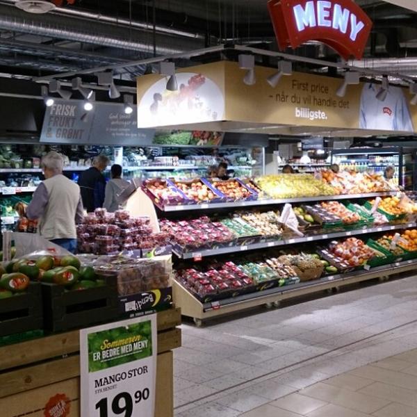 Photo taken at Meny by Egil J. on 8/23/2014