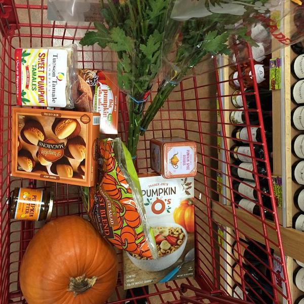Photo taken at Trader Joe's by Sarah E. on 10/5/2014-亚利桑那州斯科茨代尔弗兰克劳埃德莱特路7555号 Photo taken at Trader Joe's by Sarah E. on 10/5/2014