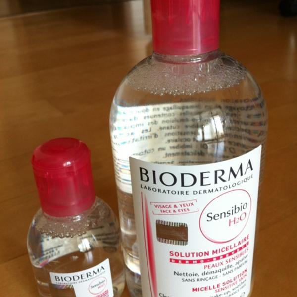 Photo taken at 올리브영 (Olive Young) by JH K. on 3/10/2012