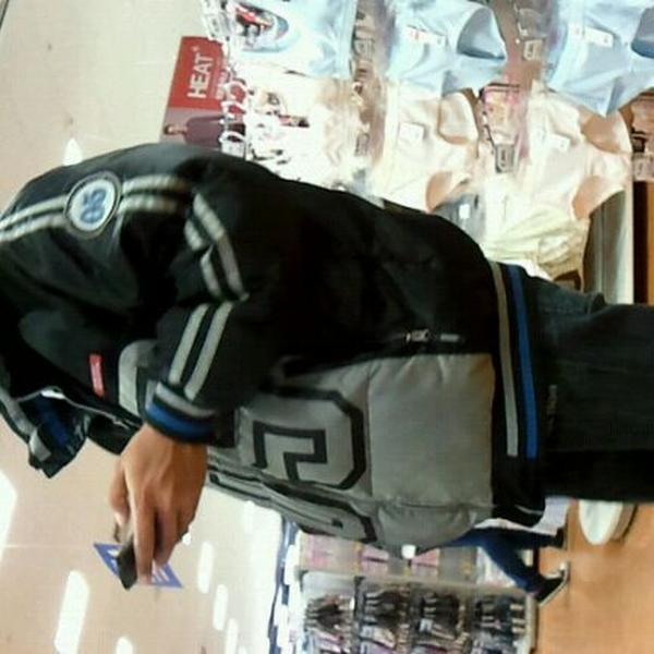 Photo taken at 이마트 (emart) by alfianoe a. on 12/24/2011-庆尚北道龟尾市广旺埇洞256号易买得超市 Photo taken at 이마트 (emart) by alfianoe a. on 12/24/2011