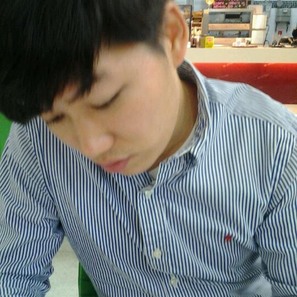 Photo taken at 롯데마트 (LOTTE Mart) by 청숙 변. on 11/7/2011