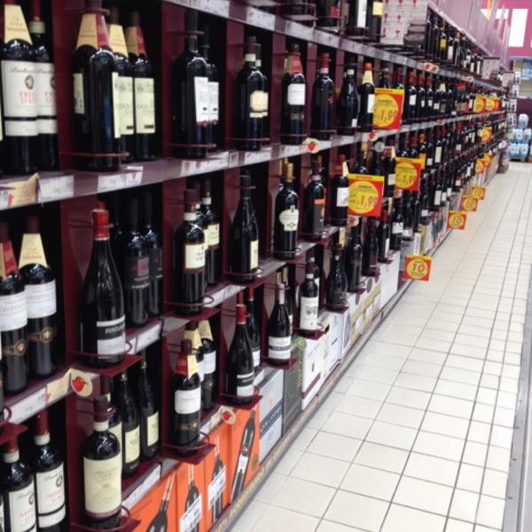 Photo taken at Auchan by B@n Z. on 5/16/2012-意大利西西里岛卡塔尼亚外卡塔尼亚 Photo taken at Auchan by B@n Z. on 5/16/2012