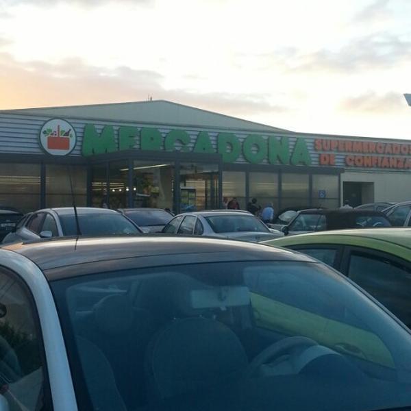 Photo taken at Mercadona by Roberto S. on 9/27/2012