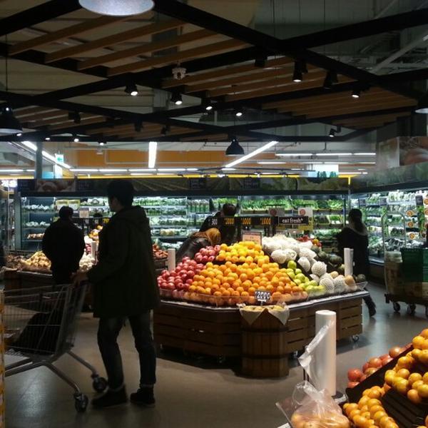 Photo taken at 홈플러스 (Home plus) by psloveu2 on 12/2/2013-首尔特别市中浪区353 Photo taken at 홈플러스 (Home plus) by psloveu2 on 12/2/2013