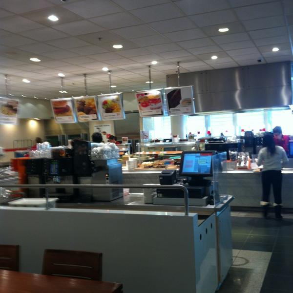 Photo taken at HEMA by Richie P. on 3/4/2013-荷兰南荷兰省海牙格罗特市场街57号 Photo taken at HEMA by Richie P. on 3/4/2013