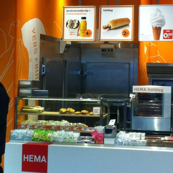 Photo taken at HEMA by Cristian G. on 11/30/2011-荷兰南荷兰省海牙格罗特市场街57号 Photo taken at HEMA by Cristian G. on 11/30/2011