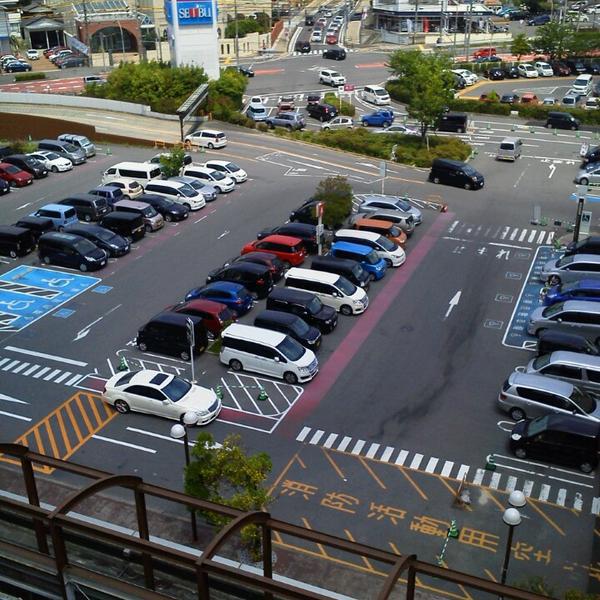 Photo taken at イオンモール 冈崎 by chinkui ち. on 5/26/2013-日本爱知县冈崎市户崎町国道248号线38-5号 吉之岛超市 Photo taken at イオンモール 冈崎 by chinkui ち. on 5/26/2013