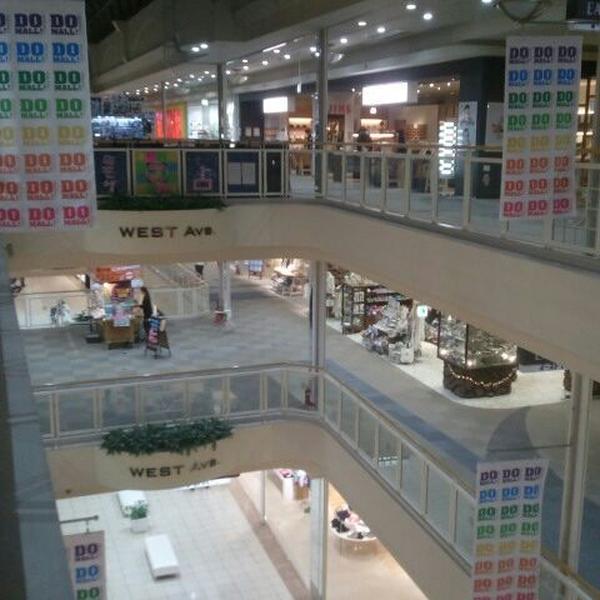 Photo taken at イオンモール 冈崎 by Makoto F. on 3/30/2012-日本爱知县冈崎市户崎町国道248号线38-5号 吉之岛超市 Photo taken at イオンモール 冈崎 by Makoto F. on 3/30/2012