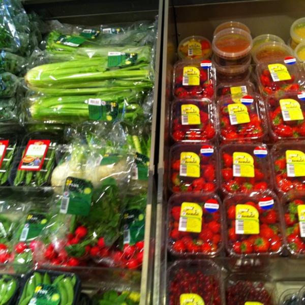 Photo taken at PLUS by Michel V. on 10/8/2011