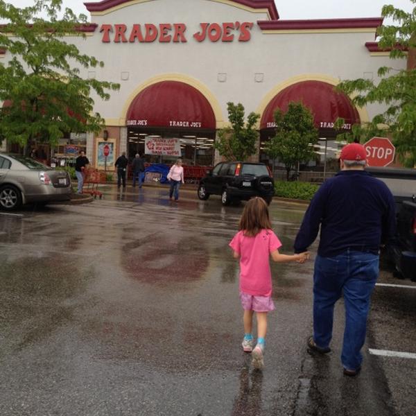 Photo taken at Trader Joe's by Jen R. on 4/14/2012-密苏里州圣刘易斯城布伦特伍德中心48号 Photo taken at Trader Joe's by Jen R. on 4/14/2012
