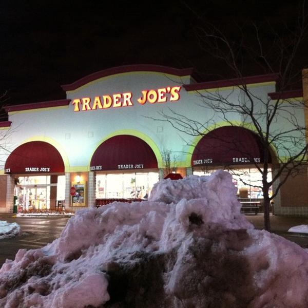 Photo taken at Trader Joe's by Charles W. on 2/6/2011-密苏里州圣刘易斯城布伦特伍德中心48号 Photo taken at Trader Joe's by Charles W. on 2/6/2011