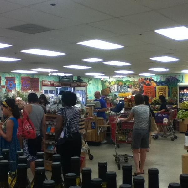 Photo taken at Trader Joe's by 茵美 卢. on 8/14/2012