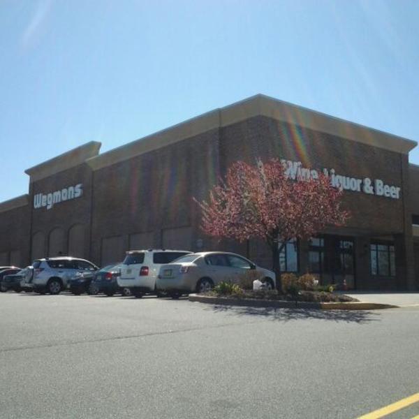 Photo taken at Wegmans by Shaun C. K. on 4/8/2012-美国新泽西州伍德布里奇木桥中心15 Photo taken at Wegmans by Shaun C. K. on 4/8/2012