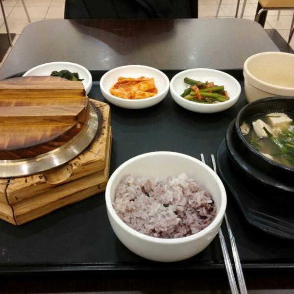 Photo taken at 홈플러스 (Home plus) by JinMok Y. on 1/15/2015