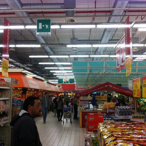 Photo taken at Centro Commerciale Bennet by Petr N. on 10/6/2012