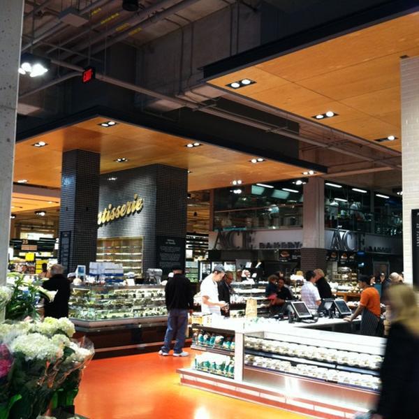 Photo taken at Loblaws by Raymond E. on 4/7/2012-加拿大多伦多卡尔顿街60 Photo taken at Loblaws by Raymond E. on 4/7/2012