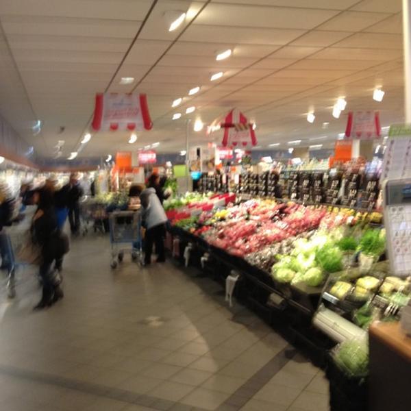 Photo taken at Albert Heijn by Jean-paul S. on 5/4/2012-荷兰南荷兰省弗拉尔丁恩洛佩尔85号 Photo taken at Albert Heijn by Jean-paul S. on 5/4/2012