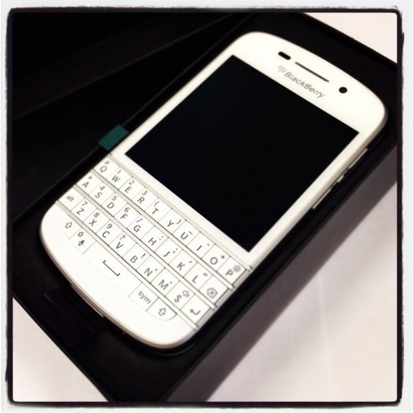 Photo taken at OLIVE YOUNG by Skywalkerstyle on 4/29/2014-首尔钟路区世宗路161号 OliveYoung美妆店 Photo taken at OLIVE YOUNG by Skywalkerstyle on 4/29/2014