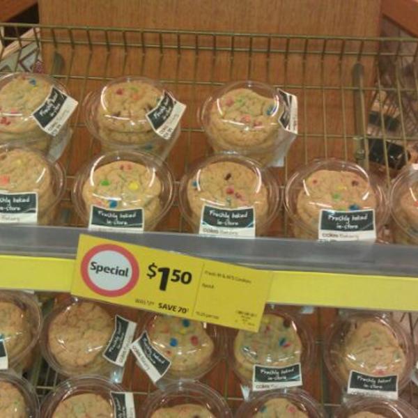 Photo taken at Coles Central by Duane B. on 9/24/2011-澳大利亚维多利亚州墨尔本中央商场 Photo taken at Coles Central by Duane B. on 9/24/2011