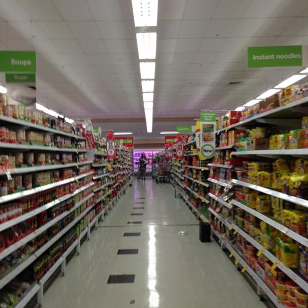Photo taken at Coles by Adam M. on 11/23/2012-澳大利亚昆士兰州布里斯班新农场梅瑟路85 Photo taken at Coles by Adam M. on 11/23/2012