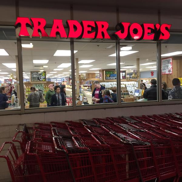 Photo taken at Trader Joe's by Melvin Bossman R. on 2/22/2015-美国弗吉尼亚州亚历山德里亚圣亚萨北街612 Photo taken at Trader Joe's by Melvin Bossman R. on 2/22/2015