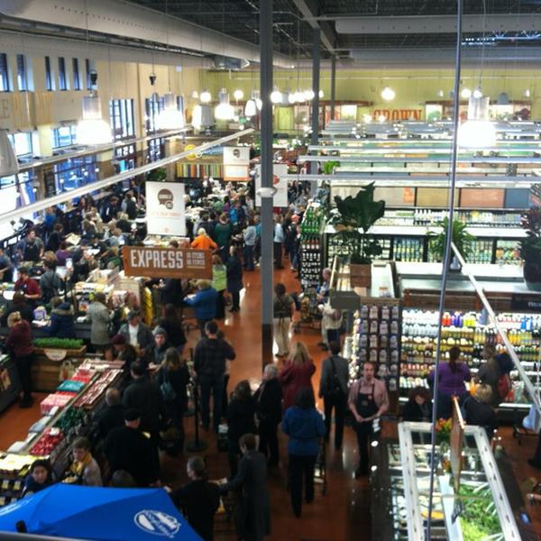 Photo taken at Whole Foods Market by Amy R. on 11/14/2012-爱达荷 博伊西百老汇大道401(前街) Photo taken at Whole Foods Market by Amy R. on 11/14/2012