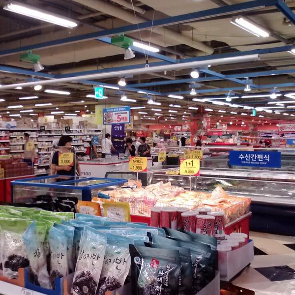 Photo taken at 홈플러스 (Home plus) by Tae-ho K. on 6/10/2013-京畿道城南市盆唐区925号 Photo taken at 홈플러스 (Home plus) by Tae-ho K. on 6/10/2013