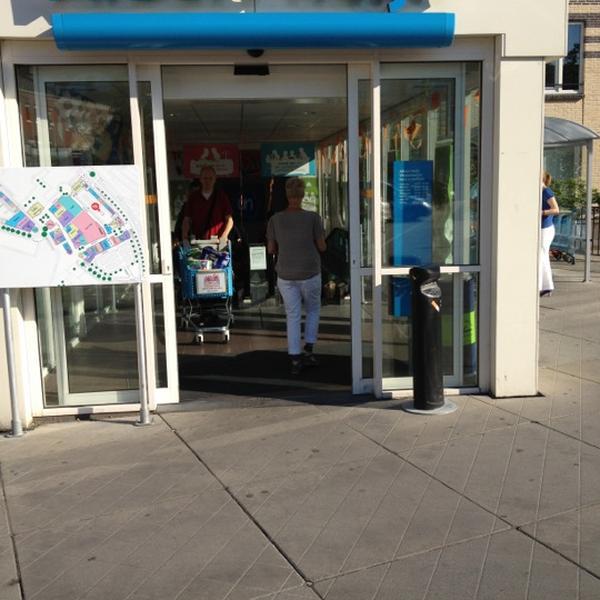 Photo taken at Albert Heijn by Michel S. on 5/25/2012-荷兰乌特勒支弗勒滕中城14 Photo taken at Albert Heijn by Michel S. on 5/25/2012