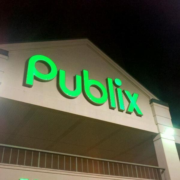 Photo taken at Publix by Glennis W. on 10/25/2012