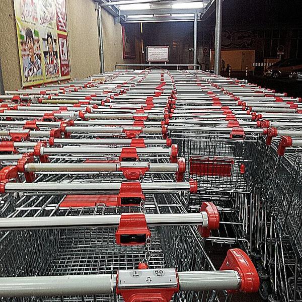 Photo taken at Kaufland by Passi B. on 10/30/2012-德国柏林王宫大街85 Photo taken at Kaufland by Passi B. on 10/30/2012