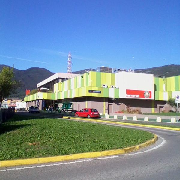 Photo taken at Auchan by Chanuka S. on 10/11/2013