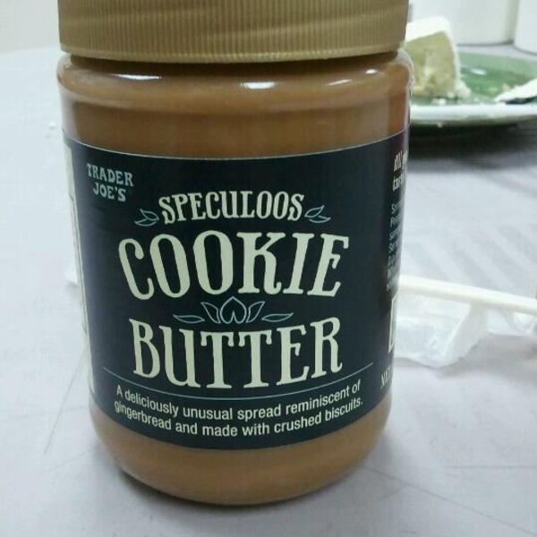 Photo taken at Trader Joe's by Tiffany L. on 4/5/2012-美国加利福尼亚州亨廷顿比奇五点广场主街18681 Photo taken at Trader Joe's by Tiffany L. on 4/5/2012