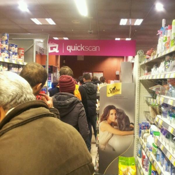 Photo taken at Proxy Delhaize by Johan V. on 1/22/2013