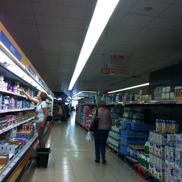 Photo taken at Mercadona by David on 6/10/2014