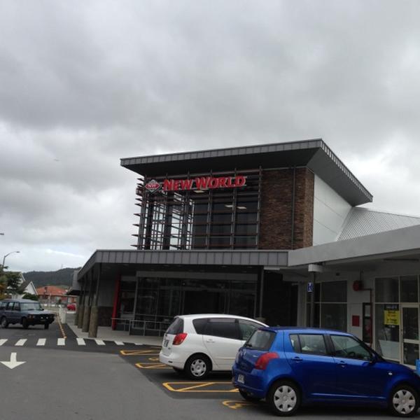 Photo taken at New World by Terry L. on 12/1/2012-惠灵顿牛津街塔瓦37号 Photo taken at New World by Terry L. on 12/1/2012