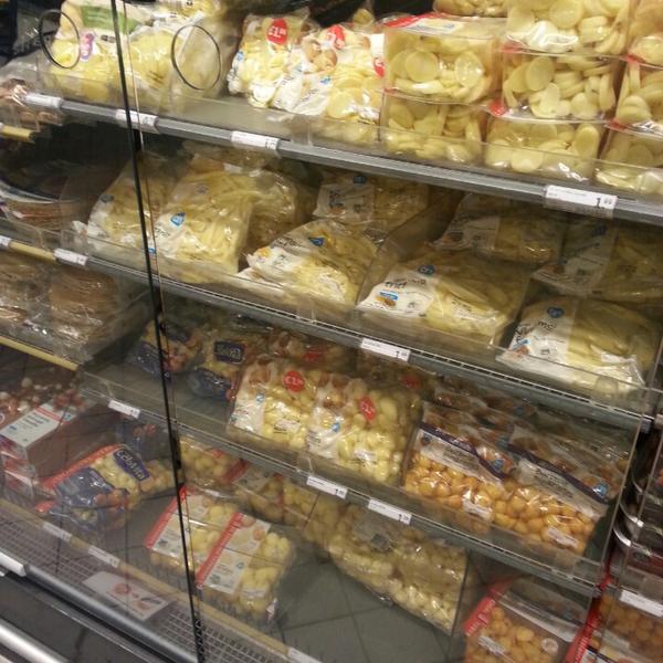 Photo taken at Albert Heijn by Ronald v. on 1/5/2014-荷兰北布拉班特省埃因霍温 Photo taken at Albert Heijn by Ronald v. on 1/5/2014