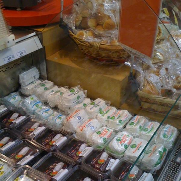 Photo taken at Coop by Danilo M. on 7/9/2012-意大利艾米利亚-罗马涅博洛尼亚共和大道 Photo taken at Coop by Danilo M. on 7/9/2012