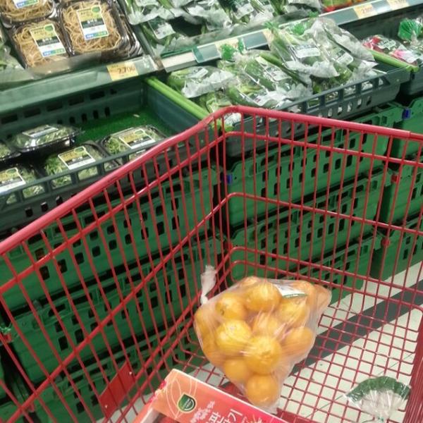 Photo taken at 롯데마트 (LOTTE Mart) by so s. on 12/14/2013