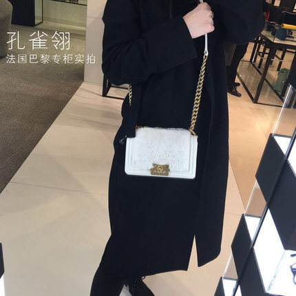 Chanel/香奈儿chanel女包15新款小号白色毛皮覆盖链条口盖单肩包 Chanel/香奈儿chanel女包15新款小号白色毛皮覆盖链条口盖单肩包
