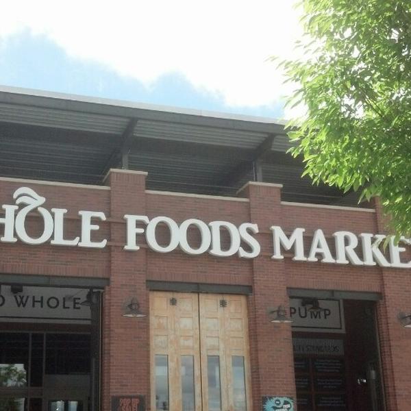 Photo taken at Whole Foods Market by Anthony S. on 6/23/2013-美国弗吉尼亚州格伦 - 阿伦西广场街11173 Photo taken at Whole Foods Market by Anthony S. on 6/23/2013