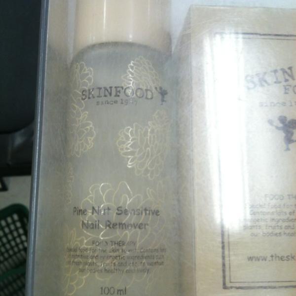 Photo taken at 이마트 (E-Mart) by Tony K. on 11/17/2012-庆尚北道浦项北区188易买得超市 Photo taken at 이마트 (E-Mart) by Tony K. on 11/17/2012