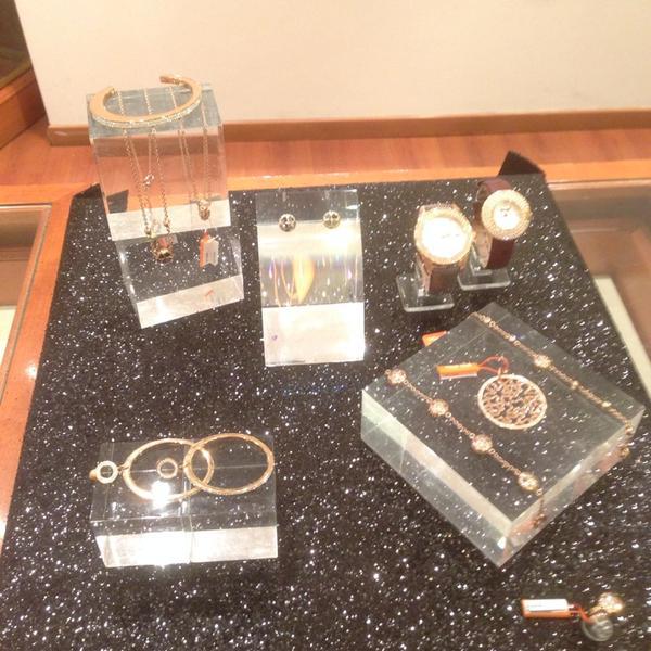 Folli Follie图片库