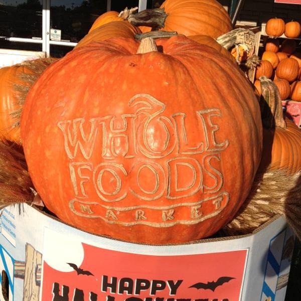 Photo taken at Whole Foods Market by Lynn M. on 10/17/2012-加利福尼亚州托伦斯太平洋海岸高速公路(克伦肖大道)2655 Photo taken at Whole Foods Market by Lynn M. on 10/17/2012