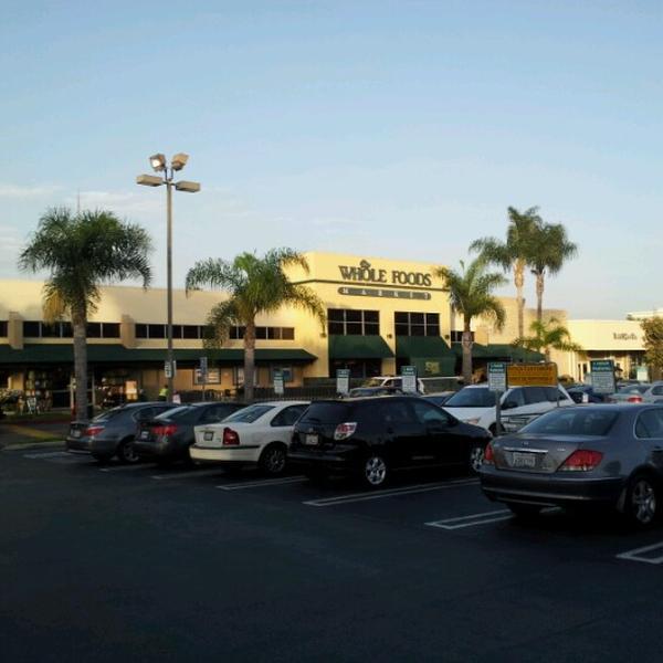 Photo taken at Whole Foods Market by Frankie G. on 8/31/2012-加利福尼亚州托伦斯太平洋海岸高速公路(克伦肖大道)2655 Photo taken at Whole Foods Market by Frankie G. on 8/31/2012