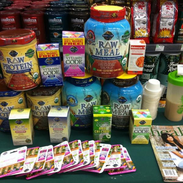 Photo taken at Whole Foods Market by Rachel M. on 1/25/2013-加利福尼亚州托伦斯太平洋海岸高速公路(克伦肖大道)2655 Photo taken at Whole Foods Market by Rachel M. on 1/25/2013