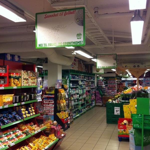 Photo taken at Kiwi by Geir Ø. on 4/2/2011