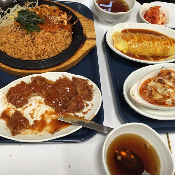 Photo taken at 홈플러스 (Home plus) by Kim J. on 2/1/2015-首尔市城北区花郞路76号(月谷店) Photo taken at 홈플러스 (Home plus) by Kim J. on 2/1/2015