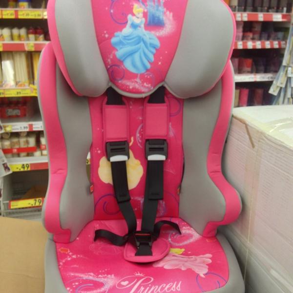 Photo taken at Kaufland by Ragazzo G. on 2/8/2013-德国北莱茵威斯特法伦州贝尔吉施格拉德巴赫理查德桑德尔大道 Photo taken at Kaufland by Ragazzo G. on 2/8/2013